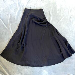 Malloni black designer silk skirt. Beautiful gather detail on side. 42
